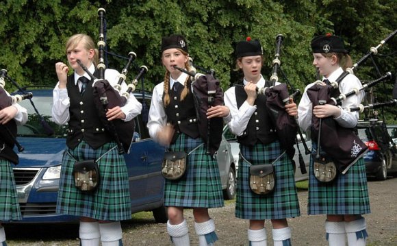 Learning to play bagpipes