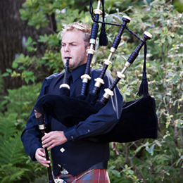 dan delmain in bagpipe outfit