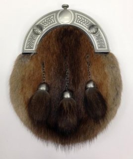 Dress Sporran with Antique Cantle in Light Racoon Fur