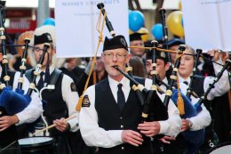 Wellington-graduation-may-2013-procession-balloons-17.jpg